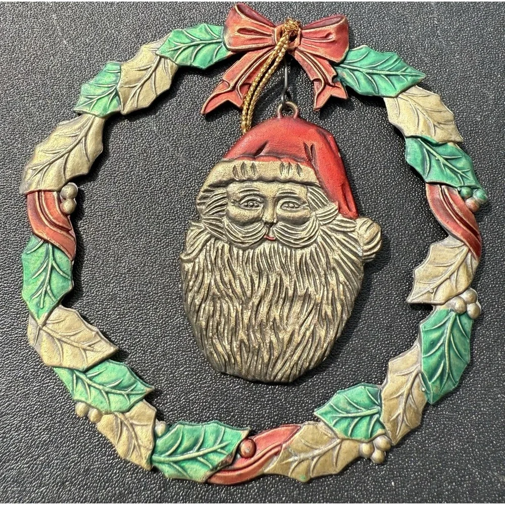 Vintage RUSS HEIRLOOM COLLECTION SANTA IN WREATH CHRISTMAS ORNAMENT With Package
